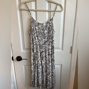 Old Navy Black & White Fit & Flare Spaghetti Strap Mini Dress, Size Medium